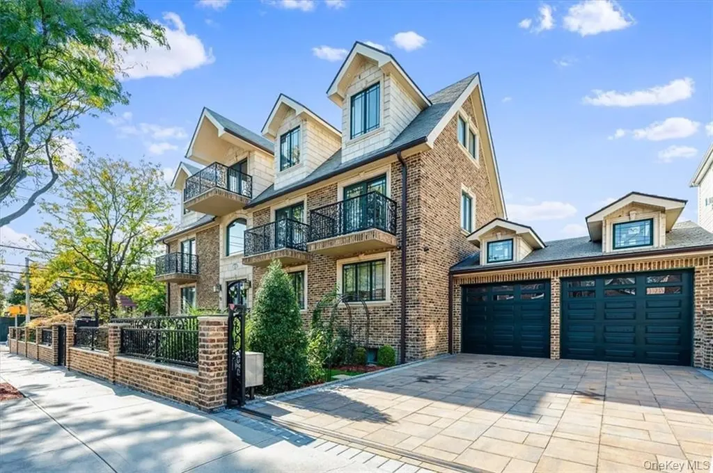 1903 Tomlinson Avenue Bronx NY 10461