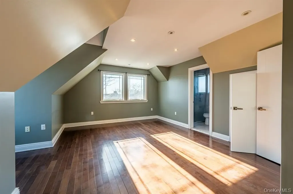 1903 Tomlinson Avenue Bronx NY 10461