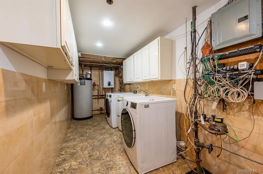1903 Tomlinson Avenue Bronx NY 10461