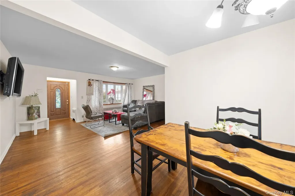 831 Dean Drive Baldwin NY 11510