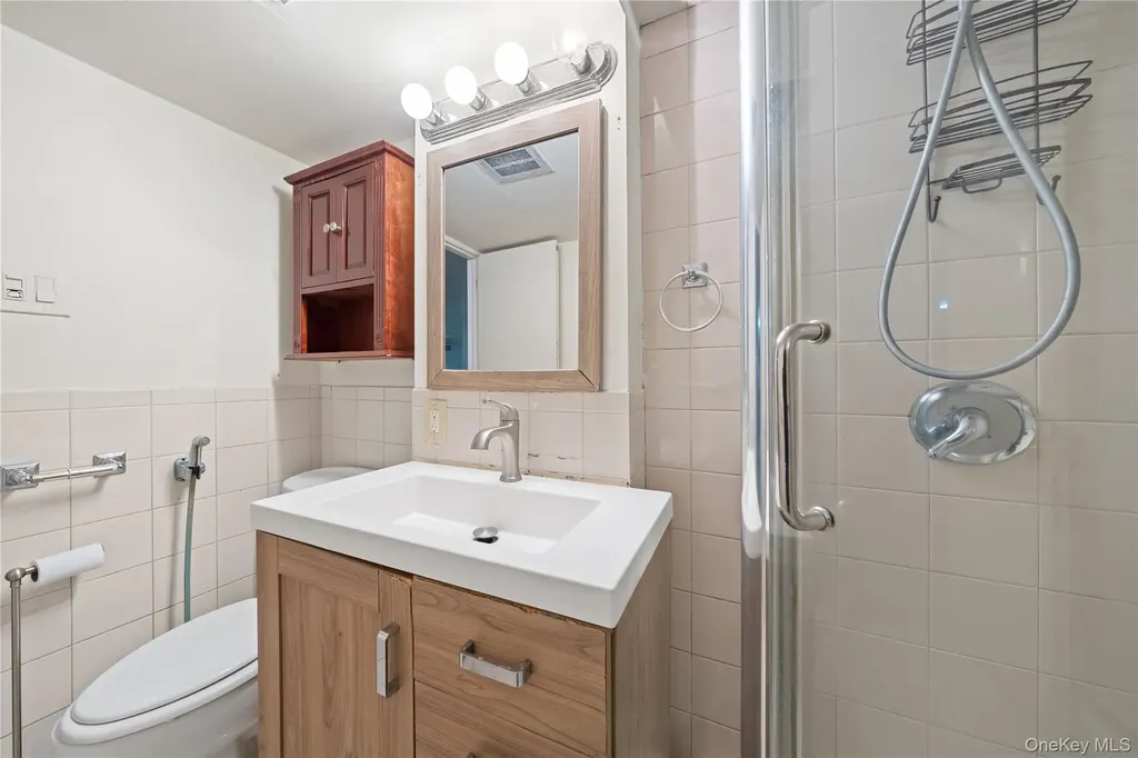 831 Dean Drive Baldwin NY 11510