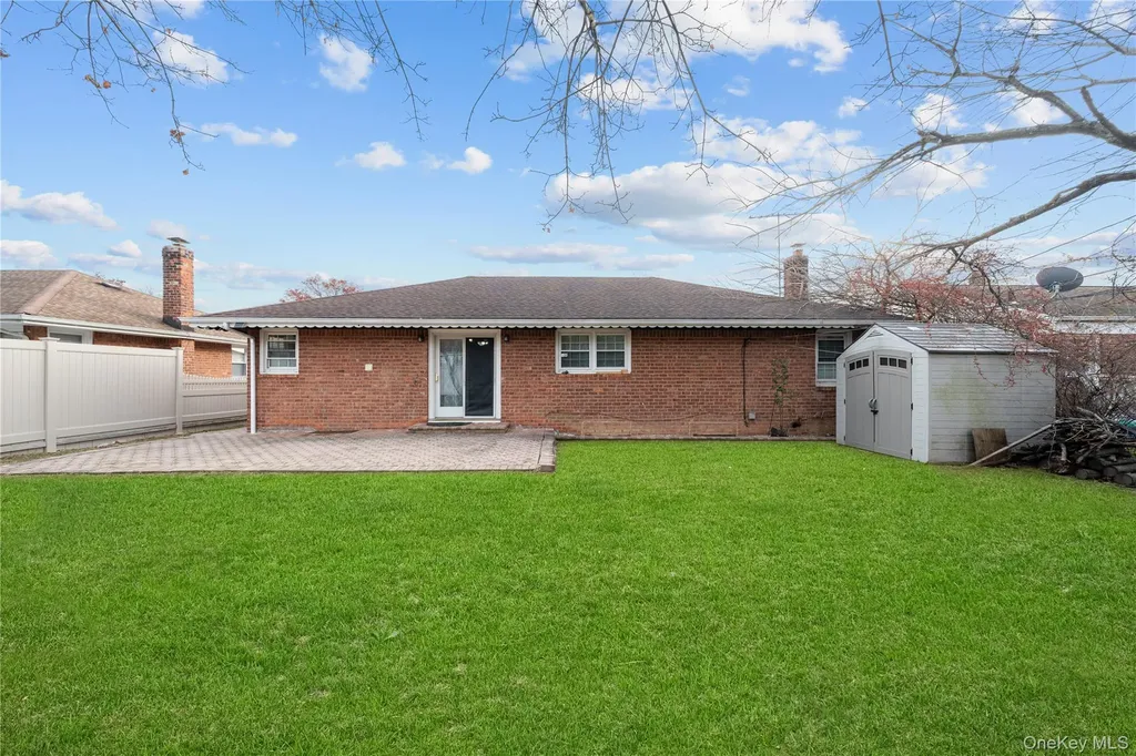 831 Dean Drive Baldwin NY 11510