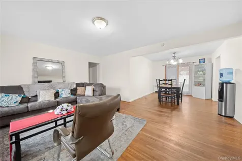 831 Dean Drive Baldwin NY 11510