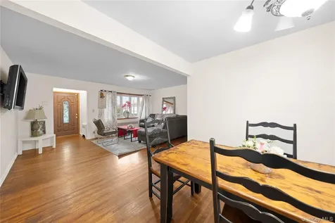 831 Dean Drive Baldwin NY 11510