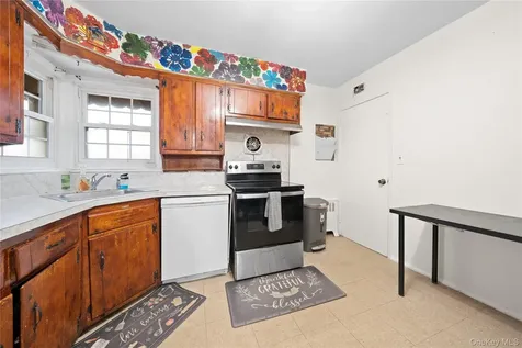 831 Dean Drive Baldwin NY 11510