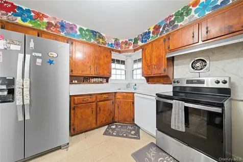 831 Dean Drive Baldwin NY 11510