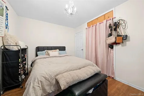 831 Dean Drive Baldwin NY 11510