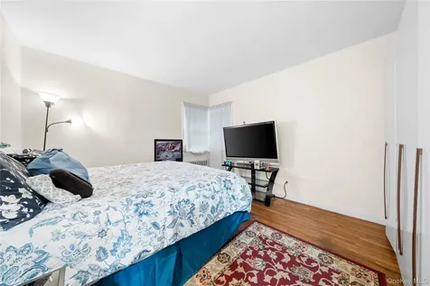 831 Dean Drive Baldwin NY 11510