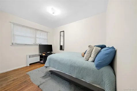 831 Dean Drive Baldwin NY 11510