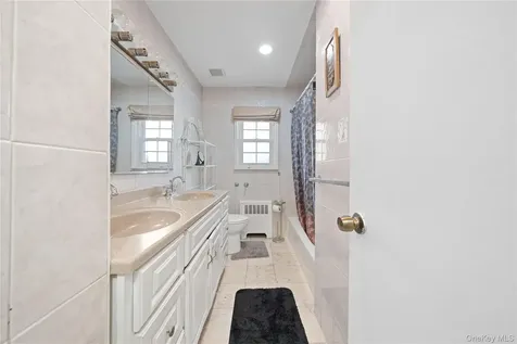 831 Dean Drive Baldwin NY 11510