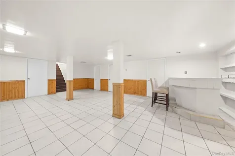 831 Dean Drive Baldwin NY 11510