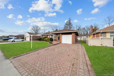 831 Dean Drive Baldwin NY 11510