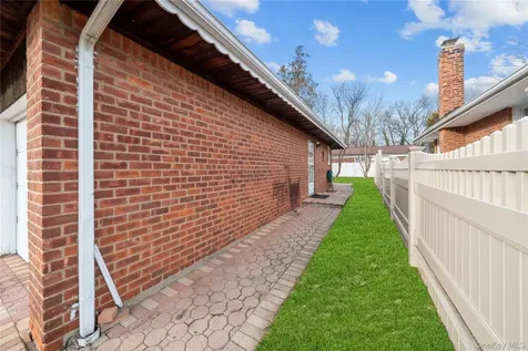 831 Dean Drive Baldwin NY 11510