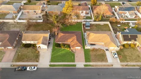 831 Dean Drive Baldwin NY 11510