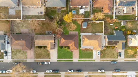 831 Dean Drive Baldwin NY 11510