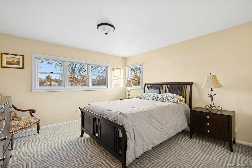 22 Niagara Lane Commack NY 11725