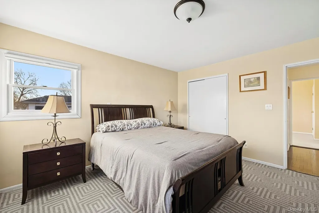 22 Niagara Lane Commack NY 11725