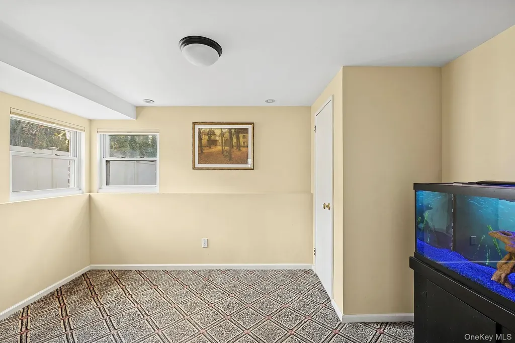 22 Niagara Lane Commack NY 11725