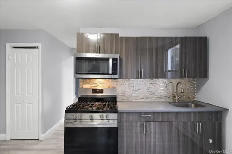 28-32 Van Cortlandt Park Avenue Yonkers NY 10705