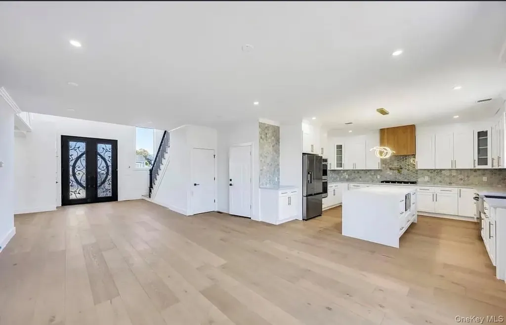 29 Raspberry Lane Levittown NY 11756