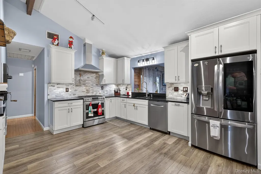 65 Bailey Road New Hampton NY 10958