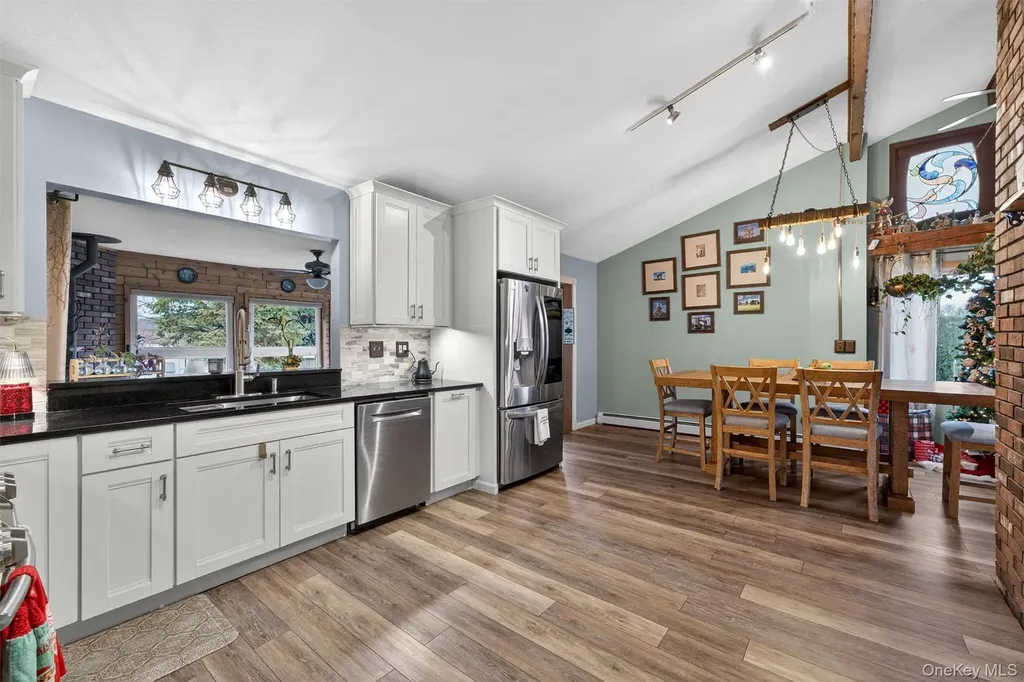 65 Bailey Road New Hampton NY 10958