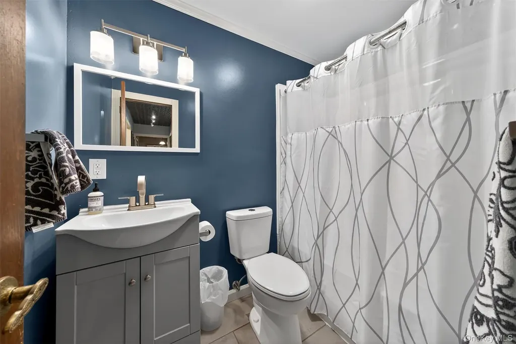 65 Bailey Road New Hampton NY 10958