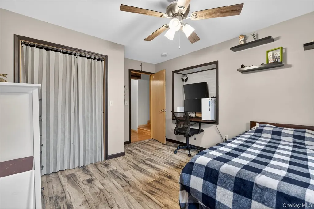 65 Bailey Road New Hampton NY 10958