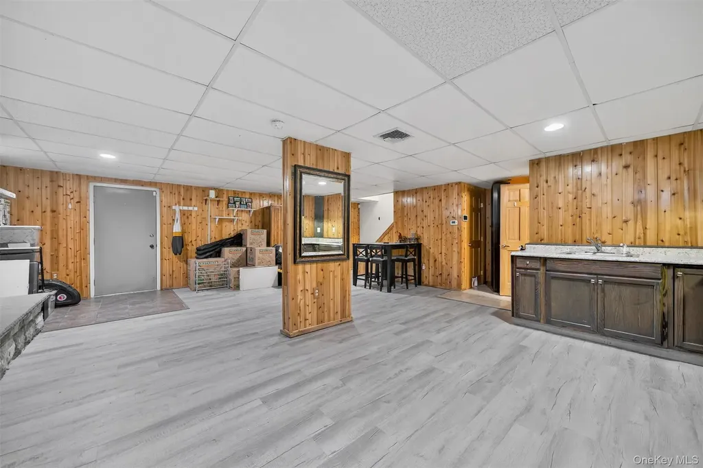 65 Bailey Road New Hampton NY 10958