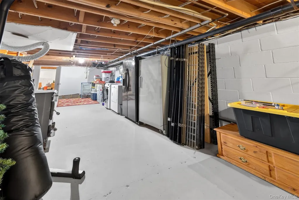 65 Bailey Road New Hampton NY 10958