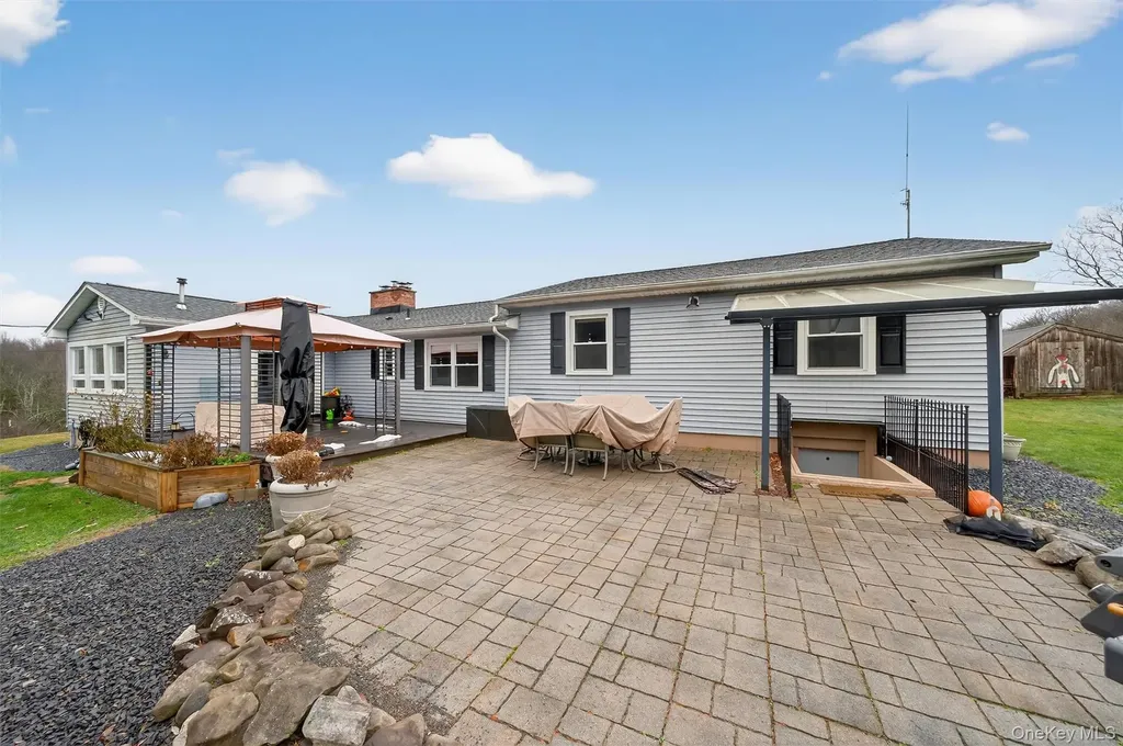 65 Bailey Road New Hampton NY 10958
