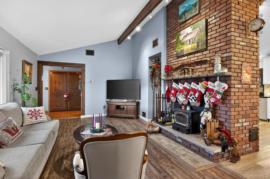 65 Bailey Road New Hampton NY 10958
