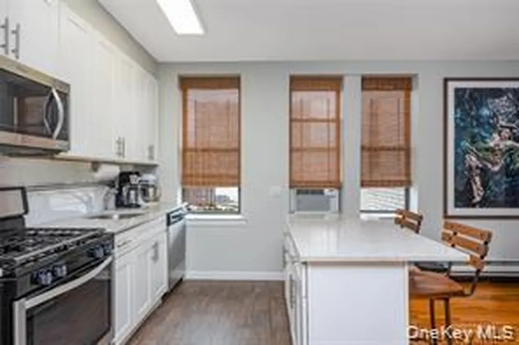 25 W Broadway Long Beach NY 11561