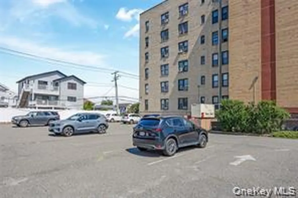 25 W Broadway Long Beach NY 11561