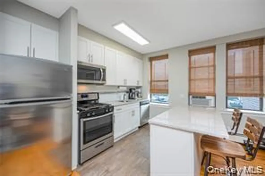 25 W Broadway Long Beach NY 11561