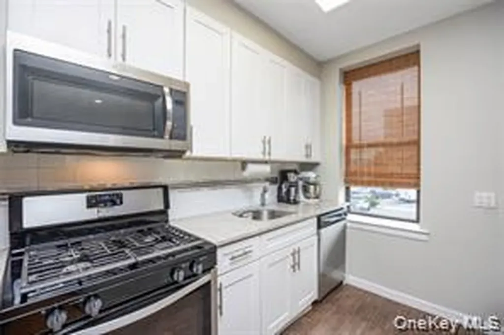 25 W Broadway Long Beach NY 11561