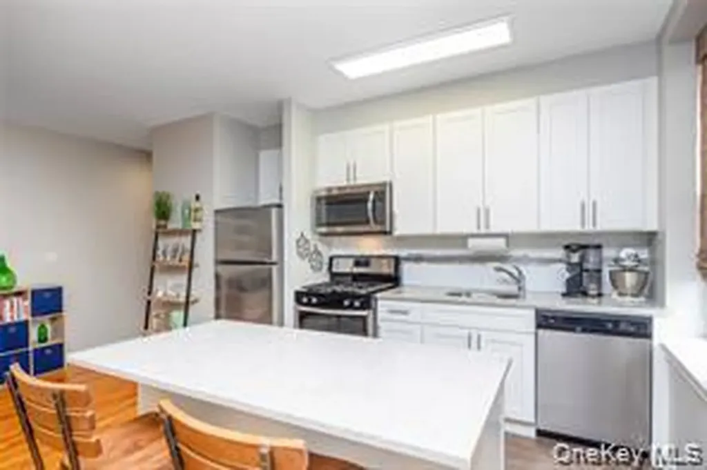 25 W Broadway Long Beach NY 11561