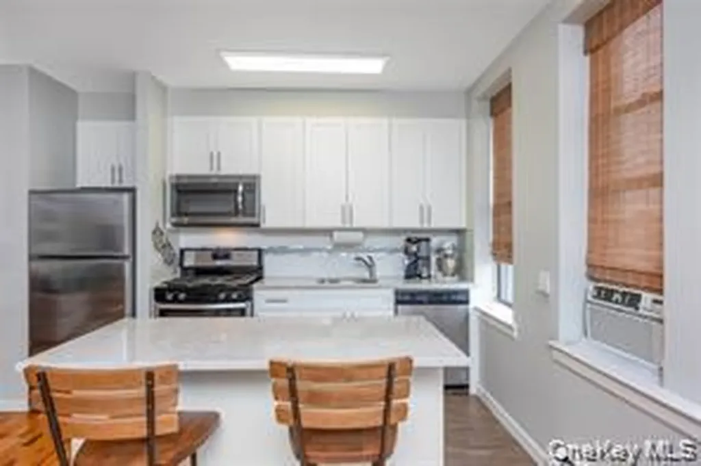 25 W Broadway Long Beach NY 11561
