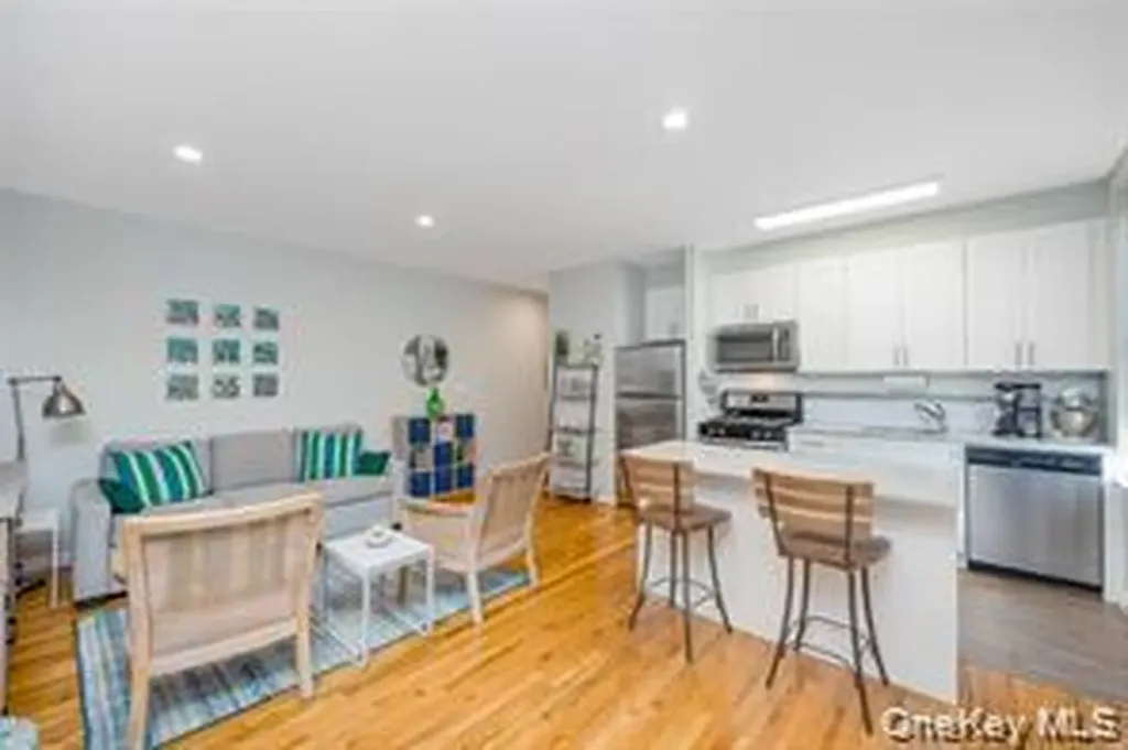 25 W Broadway Long Beach NY 11561