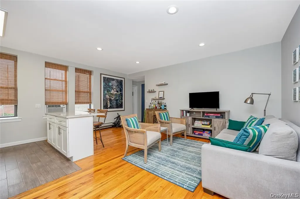 25 W Broadway Long Beach NY 11561