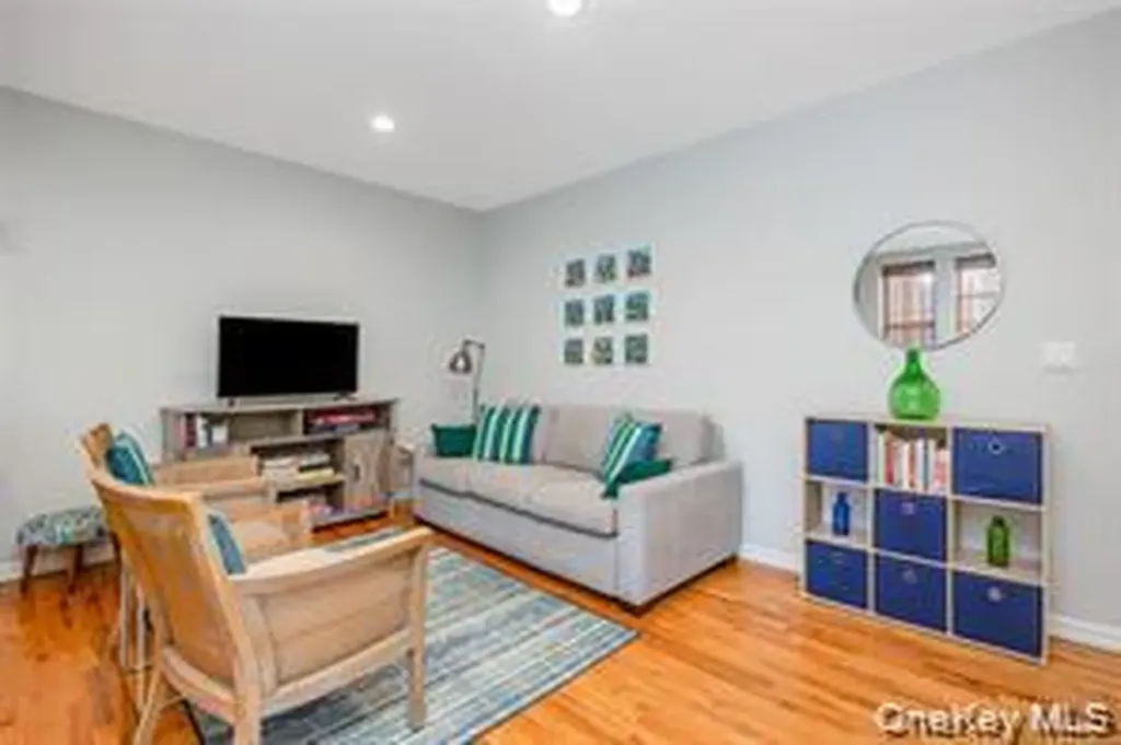 25 W Broadway Long Beach NY 11561