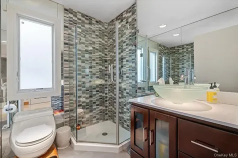 90 Rodeo Drive Oyster Bay Cove NY 11791