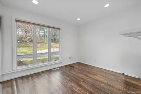 90 Rodeo Drive Oyster Bay Cove NY 11791