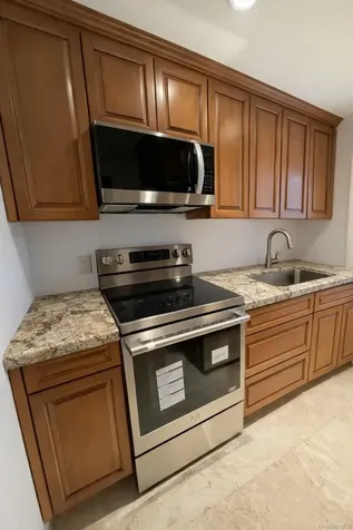 90 Rodeo Drive Oyster Bay Cove NY 11791