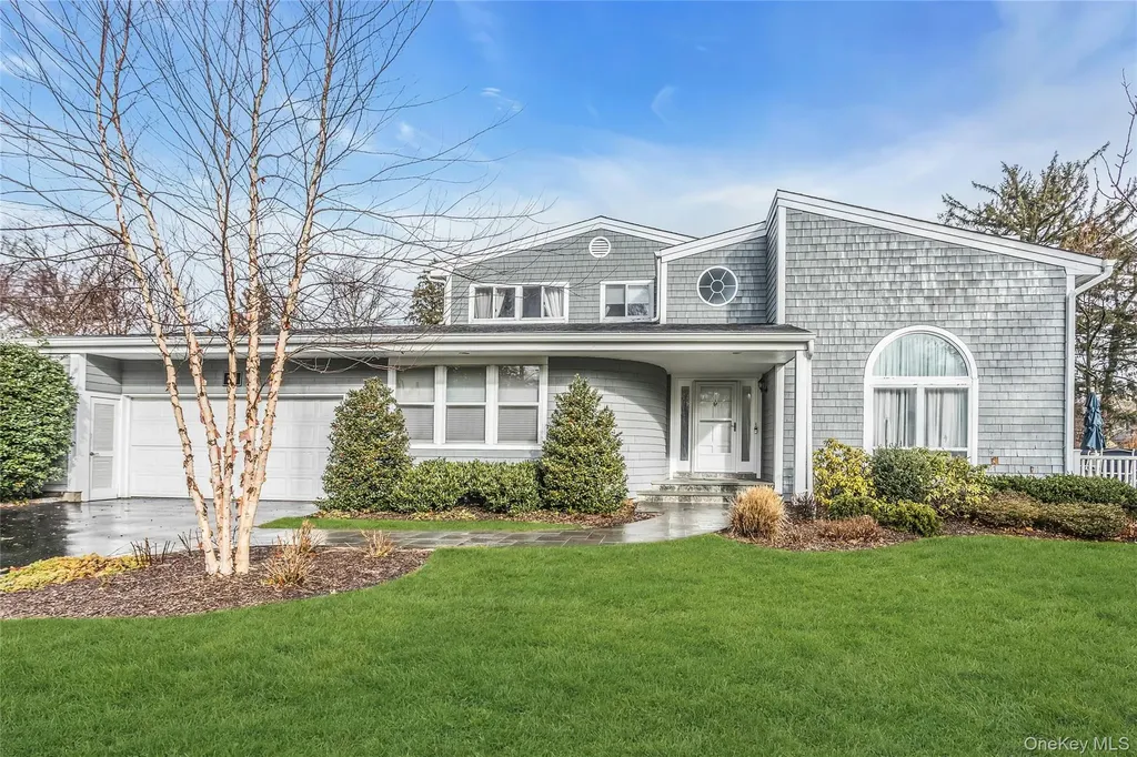 52 Hyde Court Manhasset NY 11030