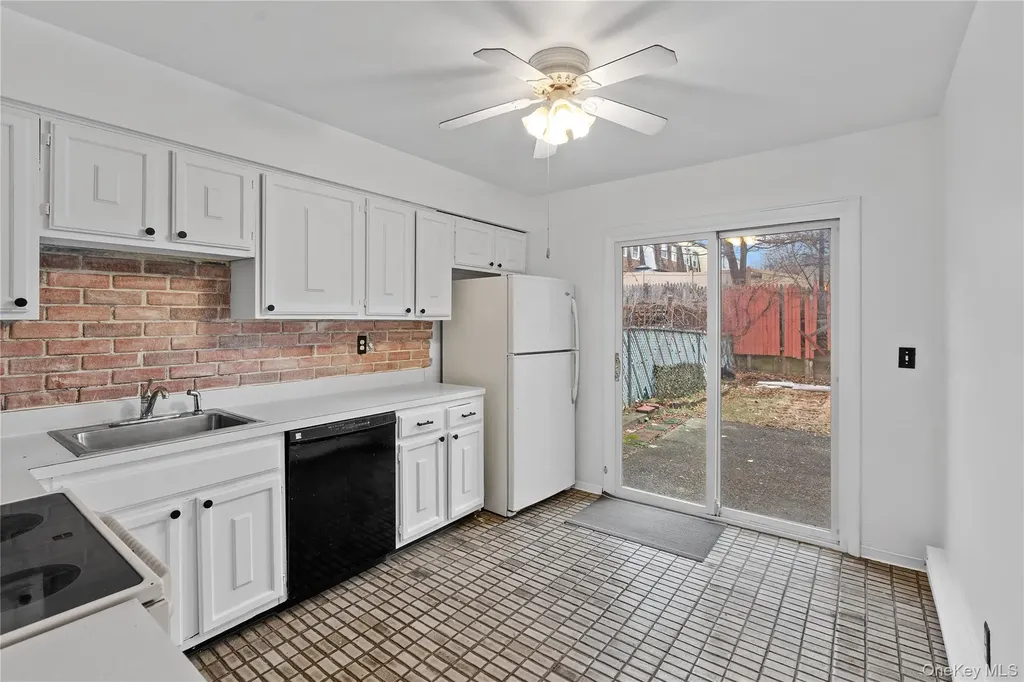 110 Chrystal Drive Maybrook NY 12543