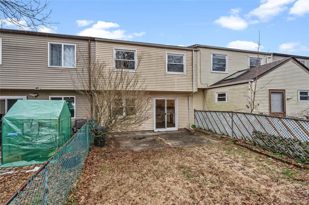 110 Chrystal Drive Maybrook NY 12543