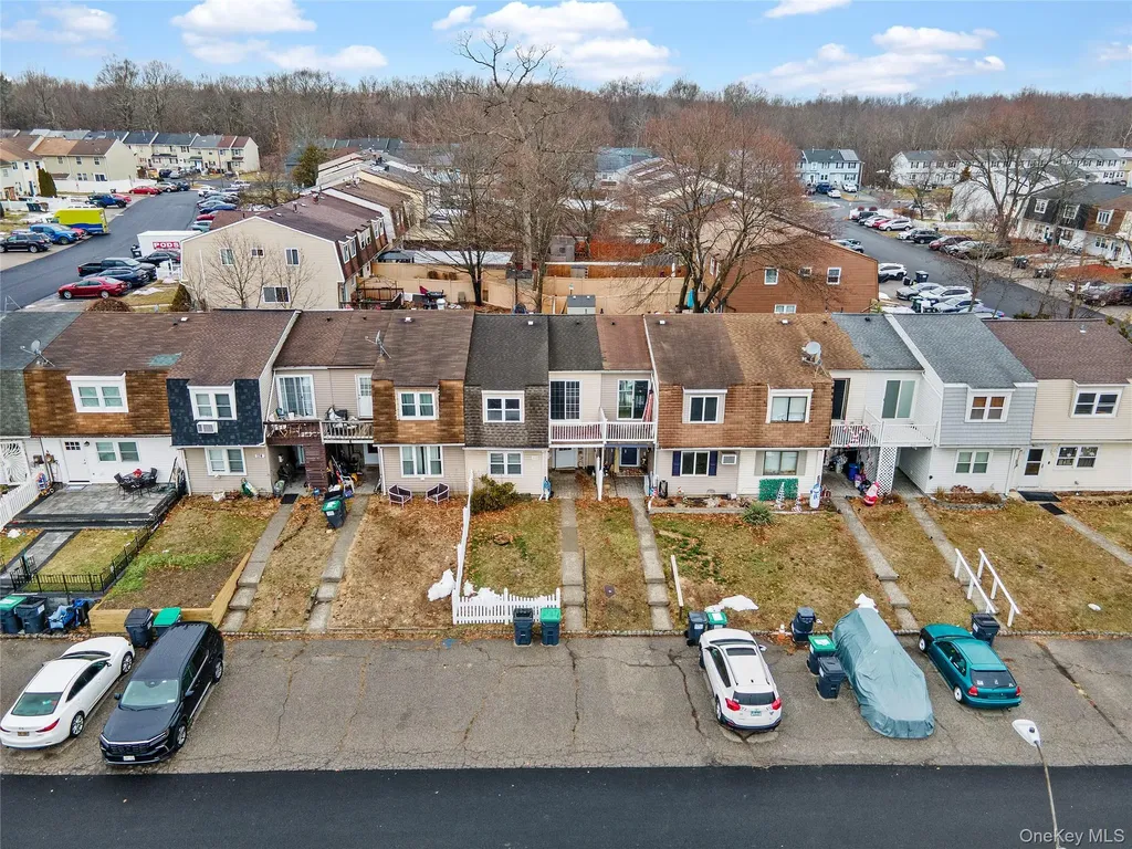 110 Chrystal Drive Maybrook NY 12543
