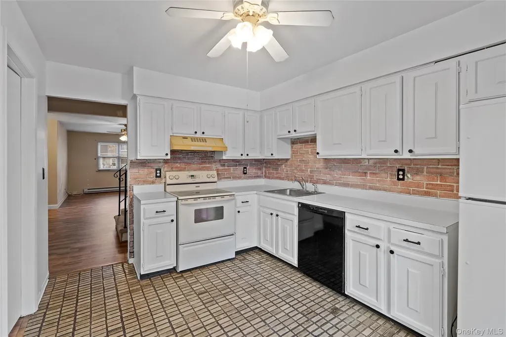110 Chrystal Drive Maybrook NY 12543
