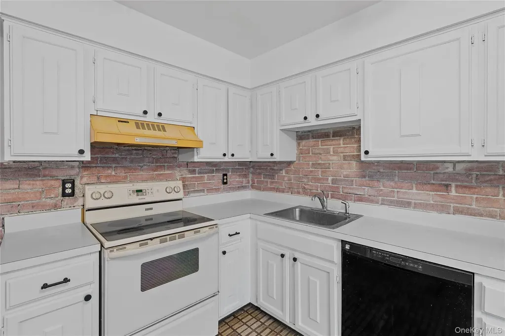 110 Chrystal Drive Maybrook NY 12543
